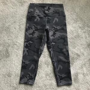EUC Zyia Active Forest Camo Luxe Hi-Rise Capri 20" Leggings | Size 4